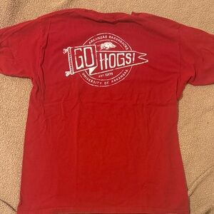 University of Arkansas unisex size L  Red T-Shirt